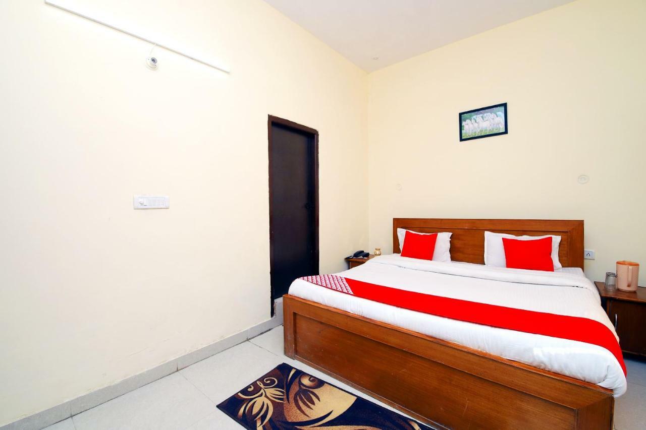 Oyo 8670 Hotel Usha Palace Mussoorie Bagian luar foto