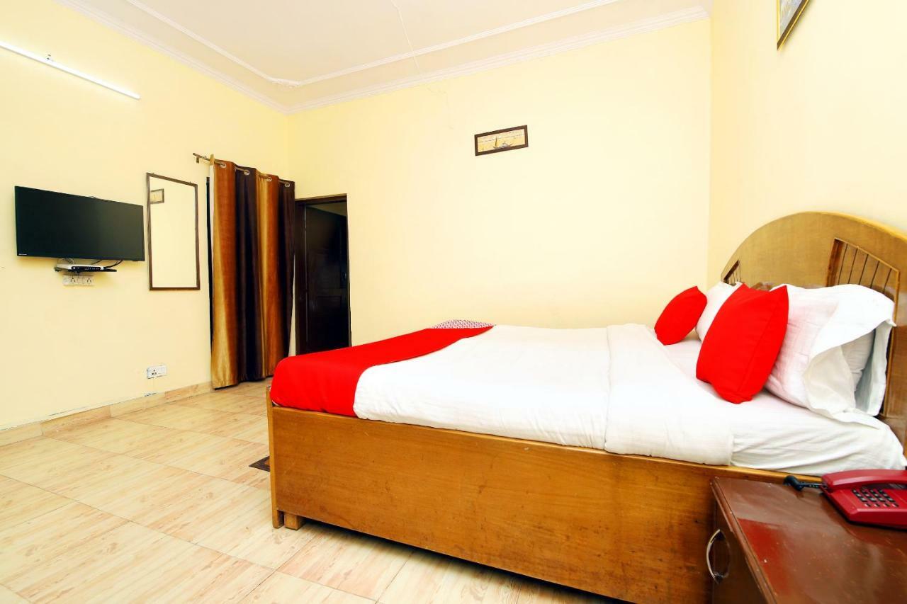 Oyo 8670 Hotel Usha Palace Mussoorie Bagian luar foto